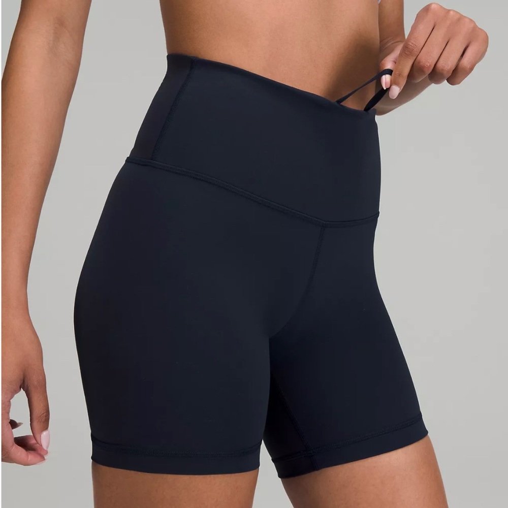 Wunder Train High-Rise Short 6" size 2 in True Navy